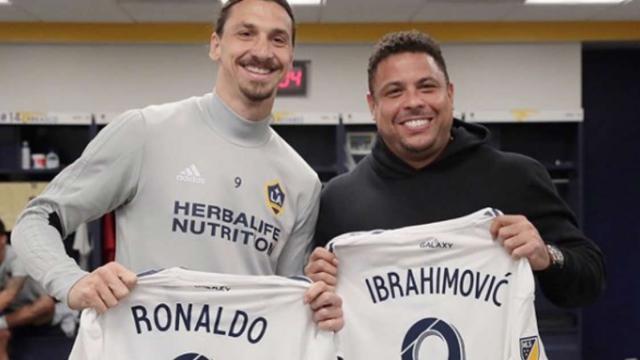 世界杯注册流程-足球偶像是罗纳尔多 伊布最崇拜的是拳王阿里!