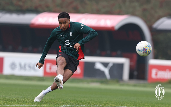 世界杯官方会员-希门尼斯回归米兰合练|圣地亚哥·希门尼斯|AC米兰|圣地亚哥-希门尼斯|阿尔瓦罗-希门尼斯|ac米兰_新浪新闻