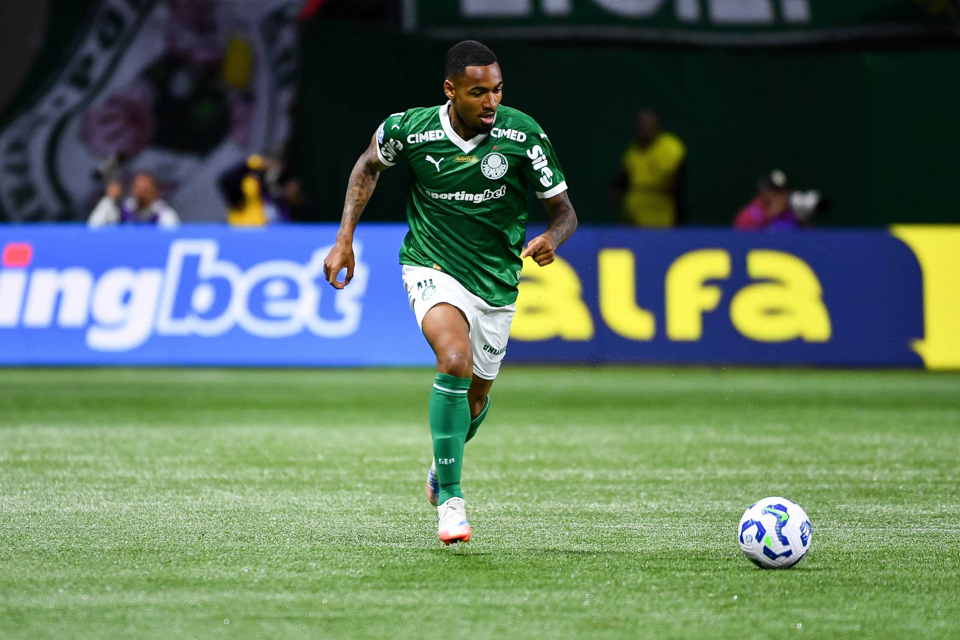 世界杯官方平台-ESPN：那不勒斯提高对帕尔梅拉斯中场阿兰的报价，达到3500万欧